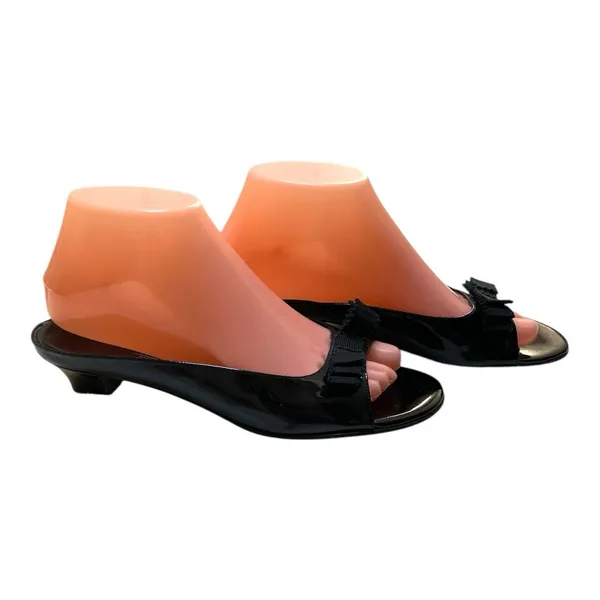 Salvatore Ferragamo Vara Bow Slides 8 Black Patent Leather Elegant Designer Sandals - Image 8