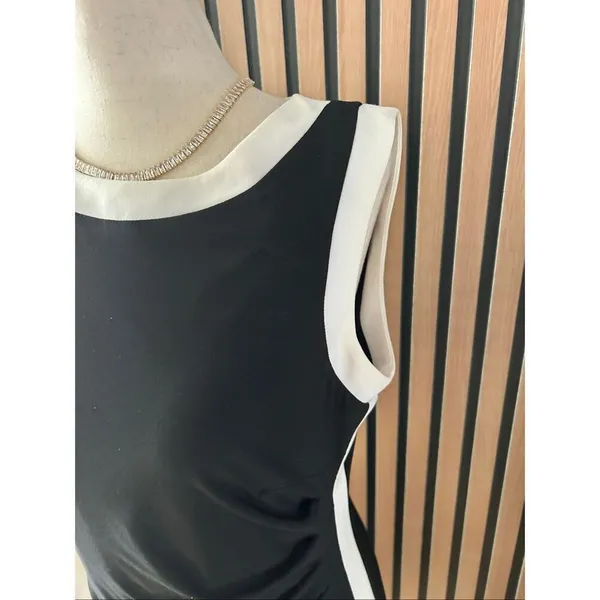 Ralph Lauren Black and white short dress sleeveless with the white trim size 10 - Image 3