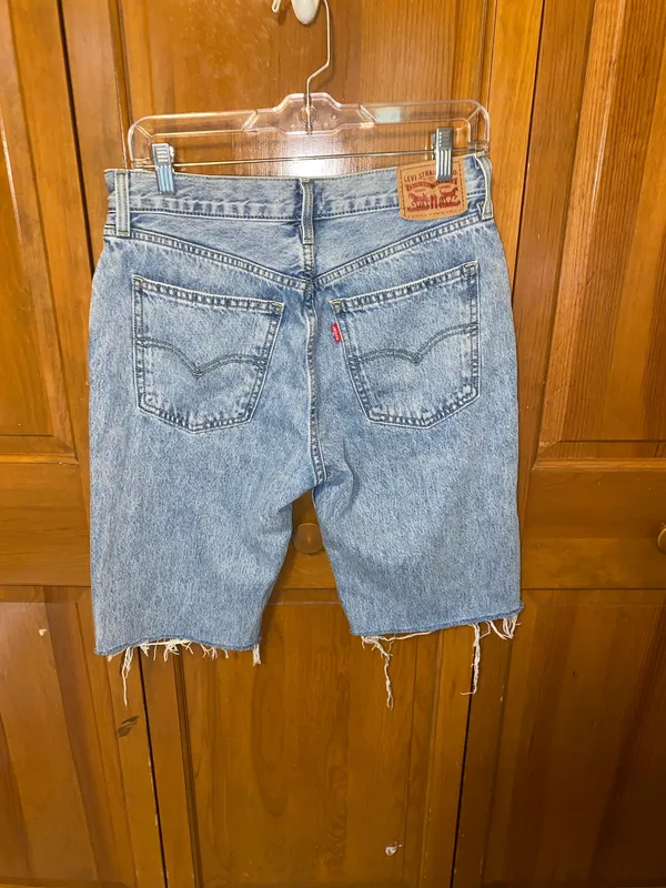 Levi's Low Rise Bermuda Shorts - Image 3