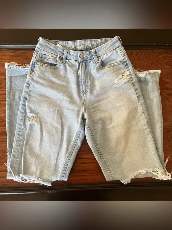 American Eagle Curvy Mom Jeans - Image 4