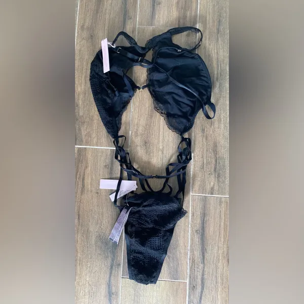Victoria’s Secret Black Bodysuit Medium Lingerie - Image 3