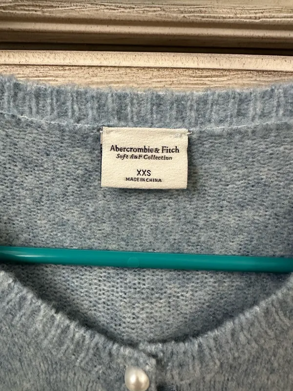 Abercrombie cardigan sweater pearl buttons - Image 2