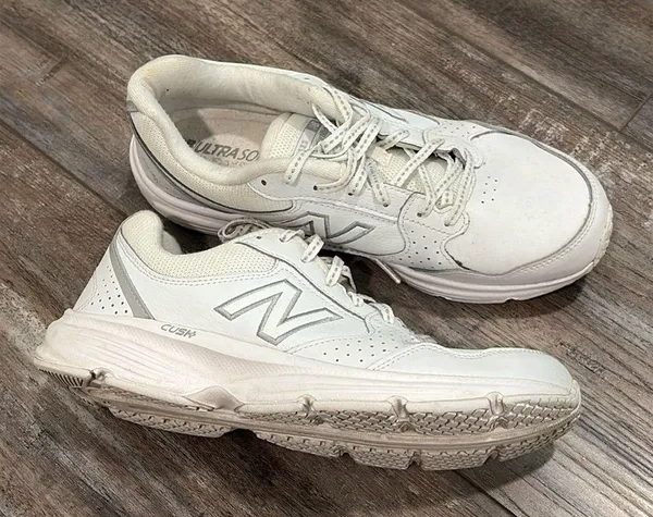 Women’s White New Balance 411 size 10 - Image 5