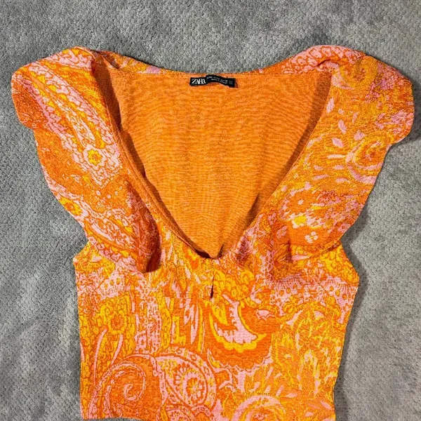 Zara Small Orange Pink Paisley Knit Crop Top Deep V Neck Cap Sleeve Ruffle Neck - Image 4