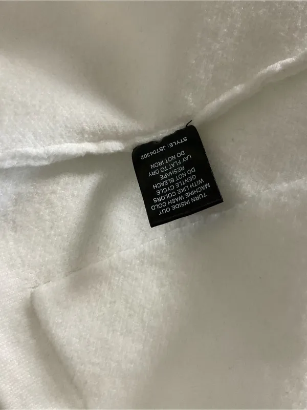 White Short - Image 4