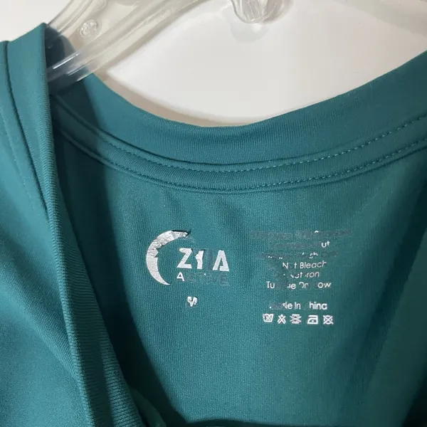 ZYIA Active cropped green athletic tank top size medium - Image 3