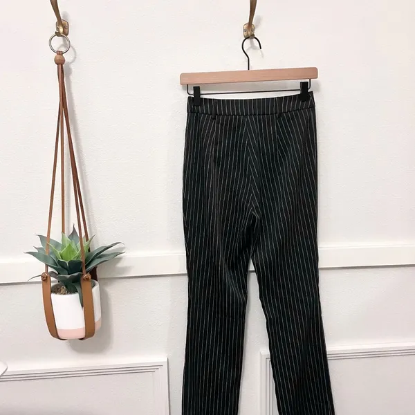 NWT VRG GRL V400302-8 Black Pinstripe Pants Size 8 Mob Wife Retro - Image 4