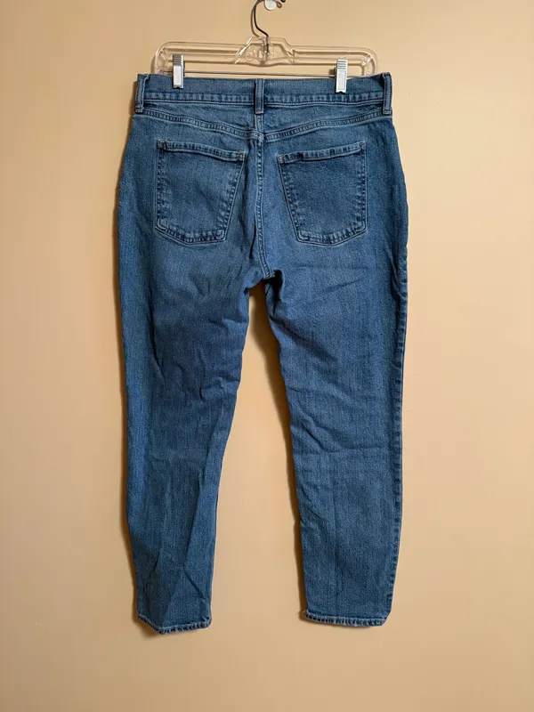 Old Navy Boyfriend Jeans Mid-Rise Women’s - Image 2