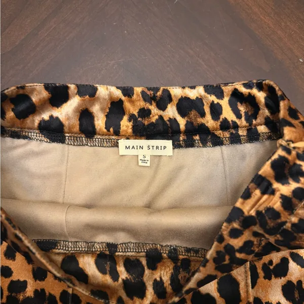 Leopard Print Velvet Mini Skirt - Image 3