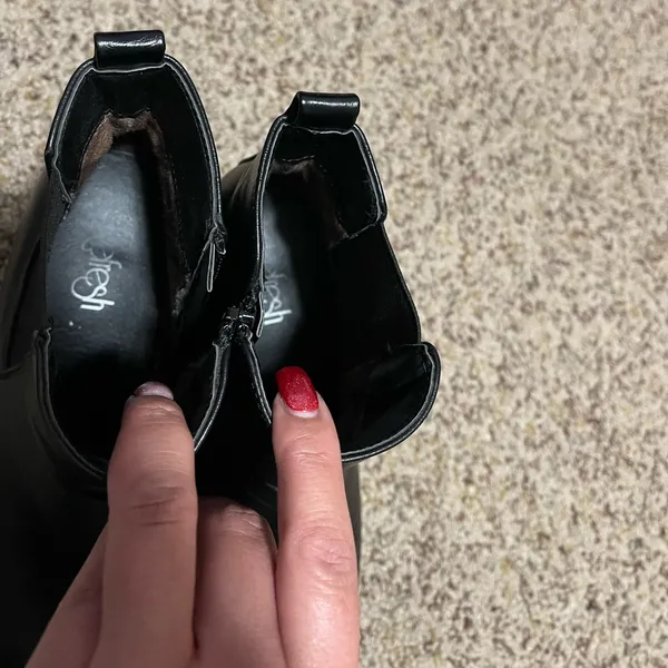 Refresh Black Boots booties heel size 8 - Image 8