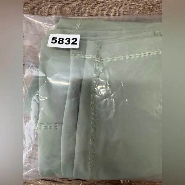 Lululemon Wunder‎ Train High-Rise Tight 25" Willow Green size 10 - Image 7