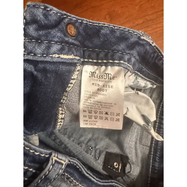 Miss Me Jeans, Slim Boot Women's Size 28 Blue, Denim, Gems Back Pocket, Flared - Image 15