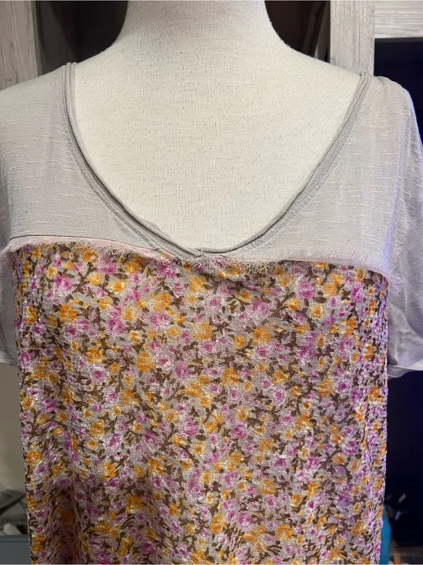 Free People XS Top Linen And Floral With Buttons Down The Back - Image 3