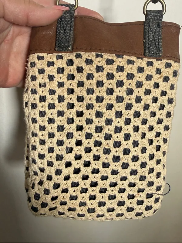 Roxy Y2K Brown Leather & Cream Crochet Crossbody Pouch Purse Vintage 90s - Image 2