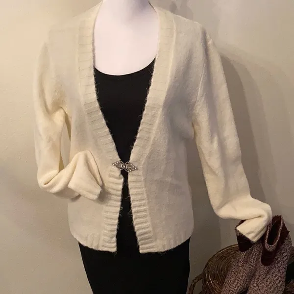 Faded glory NWT size large beautiful cream cardigan with jeweled clasp - Image 2