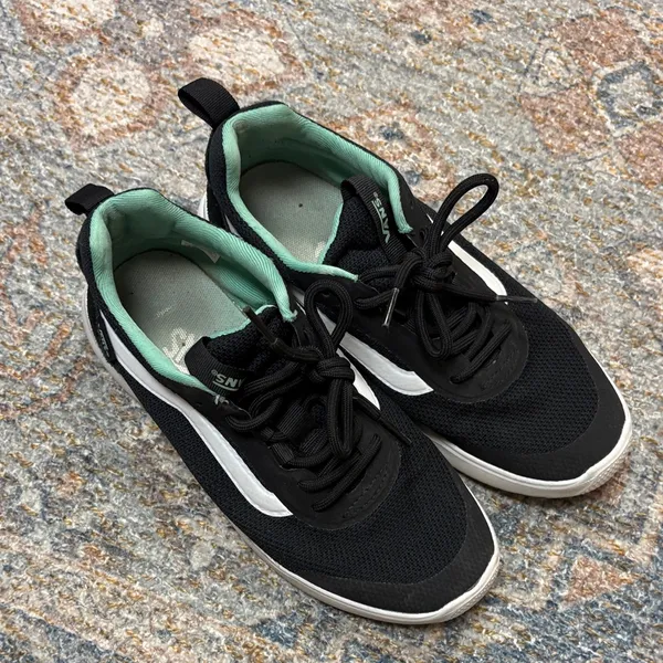 Vans Black and White Sneakers with Mint Highlights - Image 7