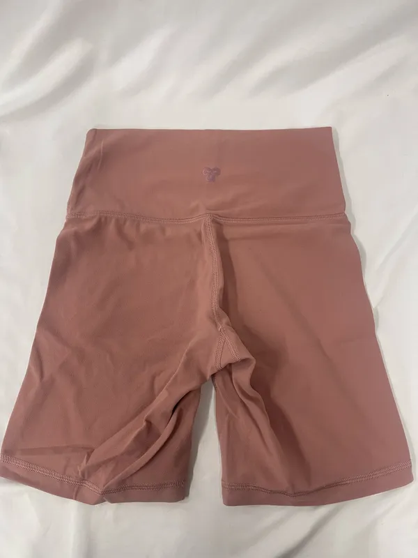 Aritzia TNA Shorts - Image 2