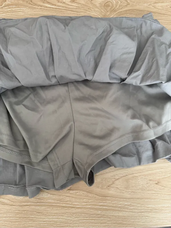 charlotte russe medium grey mini pleated skort belt minimal neutral academia Y2K - Image 5