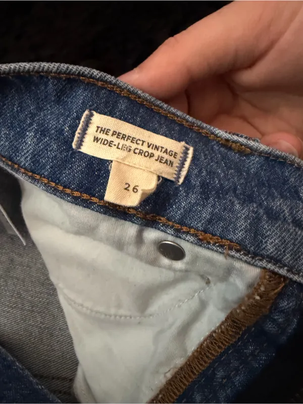 Madewell Vintage-Style Mid Wash Crop Jeans - Image 4