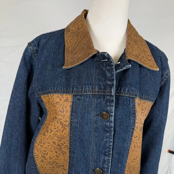 Coldwater Creek Denim Leather Trim Jacket Womens Medium Blue Western Paisley - Image 3