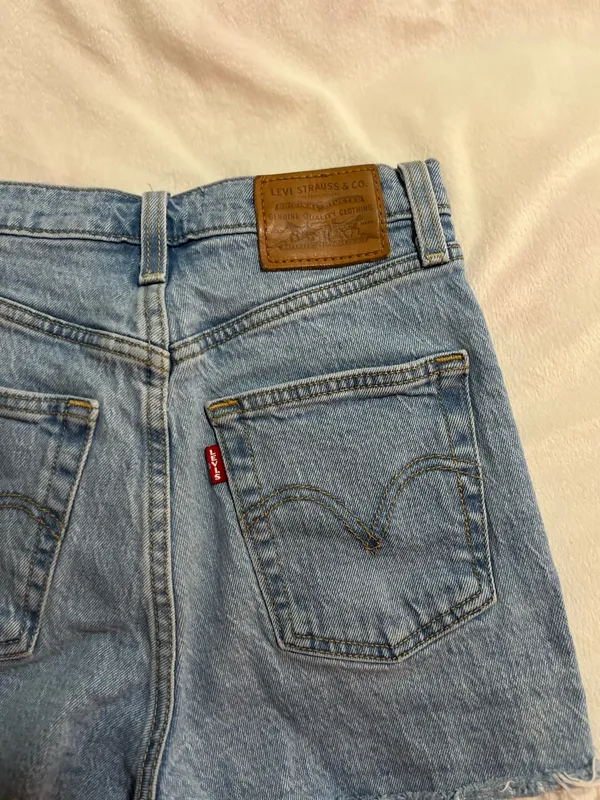 Levi’s Ribcage Shorts Denim - Image 3