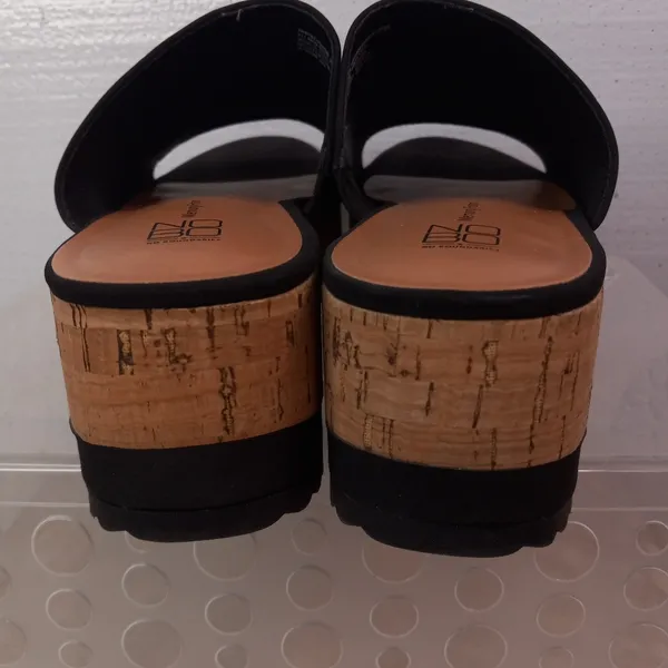 Black Platform Sandals Size 9.5 - Image 6