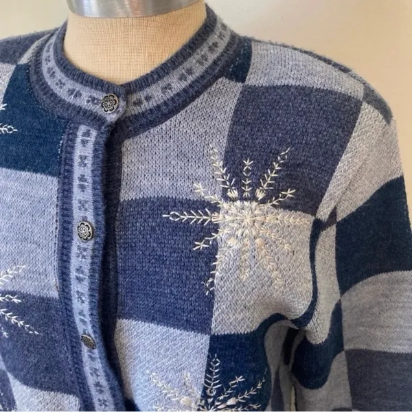 Vintage 90’s Y2K Snowflake Knit Cardigan Sweater Blue Button Holiday S - Image 2