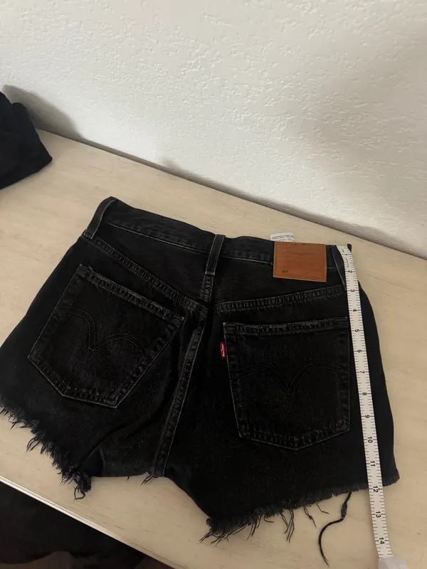 Levi's 501® ORIGINAL FIT HIGH RISE WOMEN'S SHORTS - Image 2