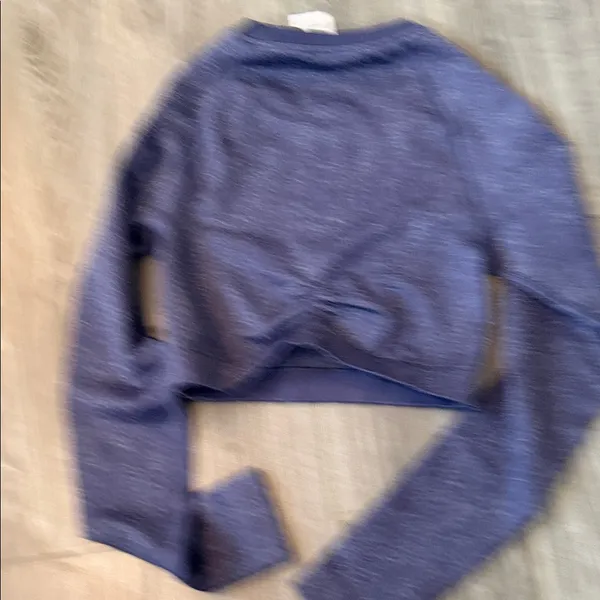 NEW Gymshark adapt seamless gray & purple Long Sleeve Crop Top small - Image 3