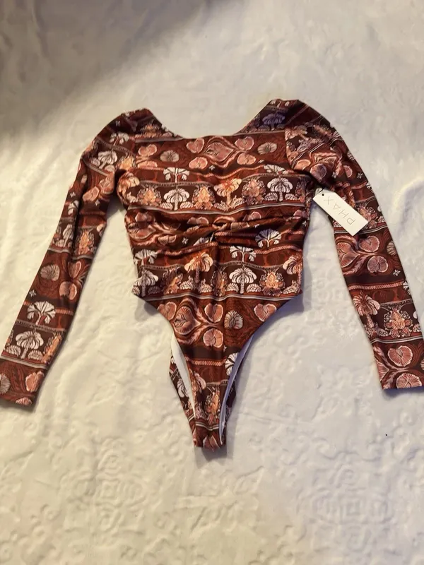 Phax Swim Women's Size Medium Twist Front Long Sleeve One Piece Warm Brown NEW - Image 4