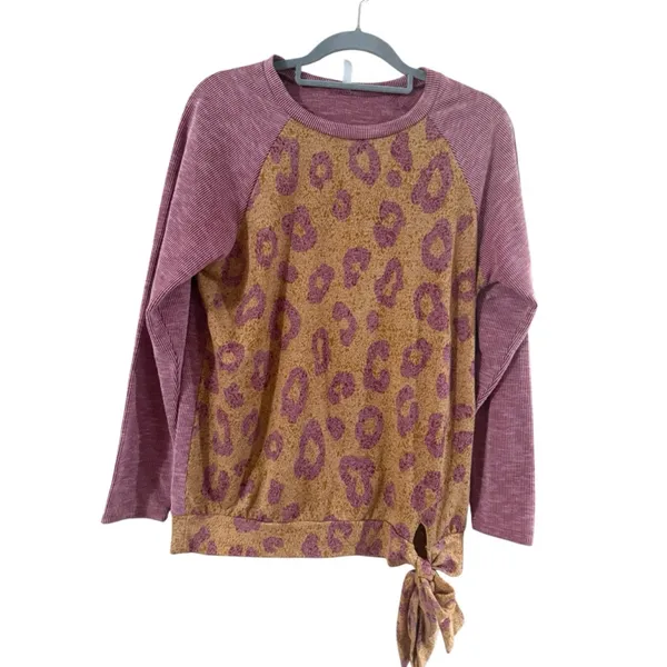 Women's Acting Pro Gold & Burgundy Leopard Print Sweatshirt M - Image 2