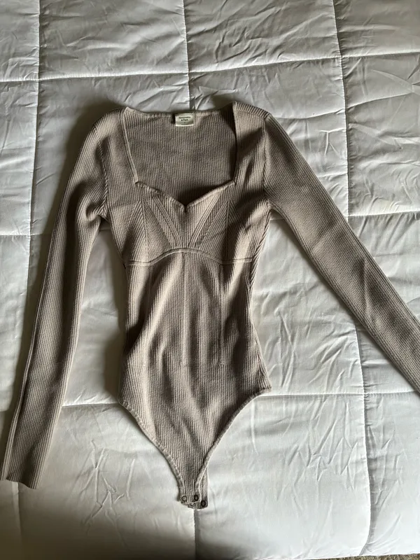 Abercrombie taupe sweetheart sweater bodysuit - Image 3