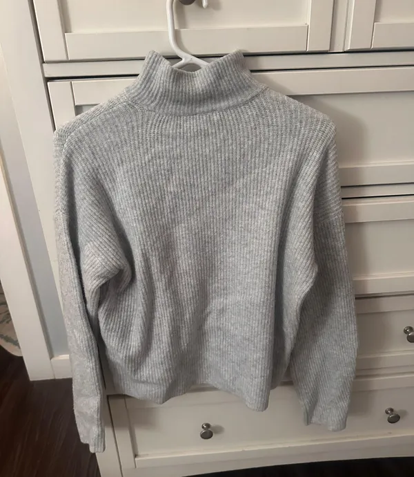 Abercrombie Sweater - Image 3