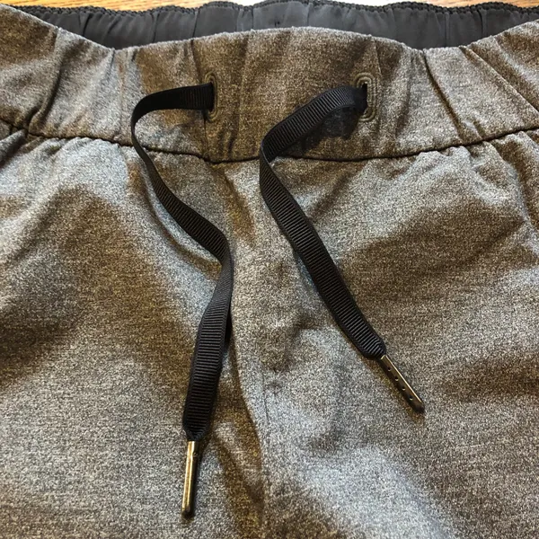 Lululemon On The Fly Pant 28” Heathered Black - Image 5