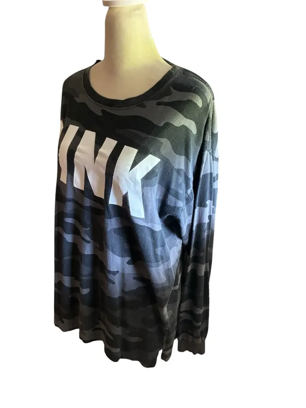 PINK Victoria's Secret Black & Gray Camo Logo Tee - Image 5