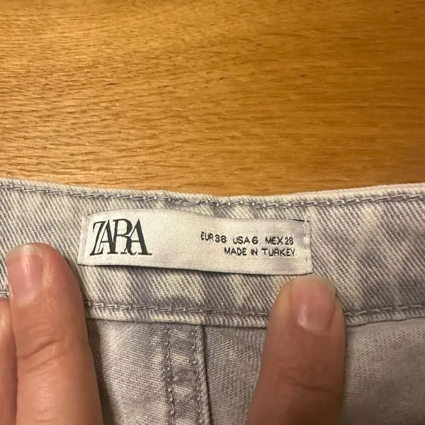 Zara jeans mom high rise oversized acid wash light wash 6 - Image 5