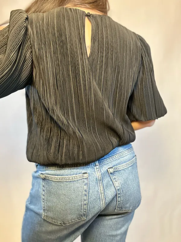 Evereve Top Black Volume Sleeve - Image 5
