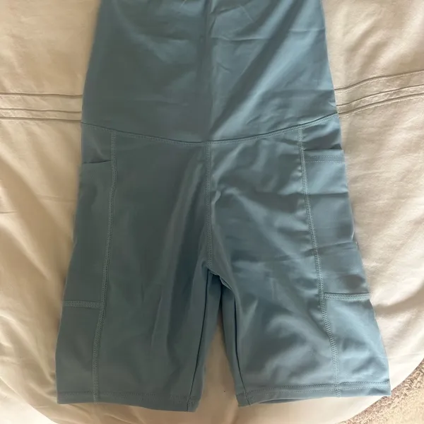 **NWOT** Lahloya ComfortCloud Maternity Biker Shorts in Sky Blue - Image 6