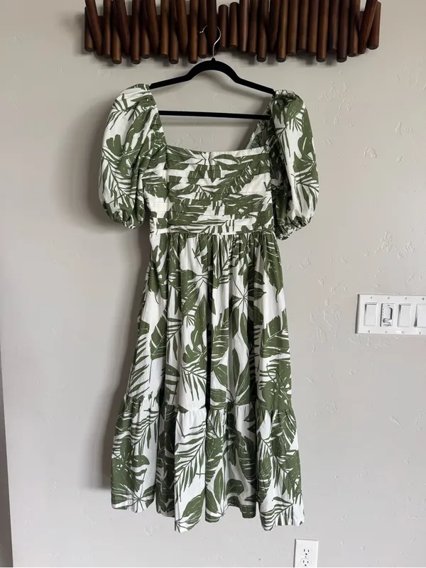 Abercrombie & Fitch Emerson green tropica Midi Dress size medium NWT - Image 4
