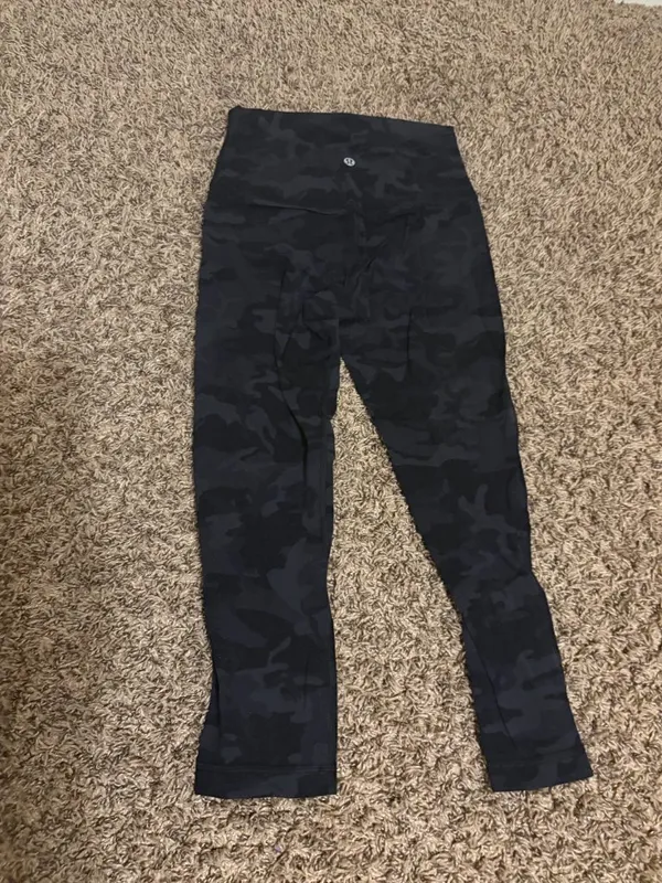 LuLuLemon Align Crop 21" Leggings Size 4 Incognito Camo Multi Grey Style W6AVIS - Image 2