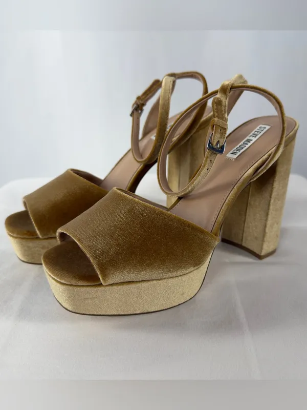 Steve Madden Lourdes Velvet‎ Platform Sandals in Gold Size 9.5 - Image 4