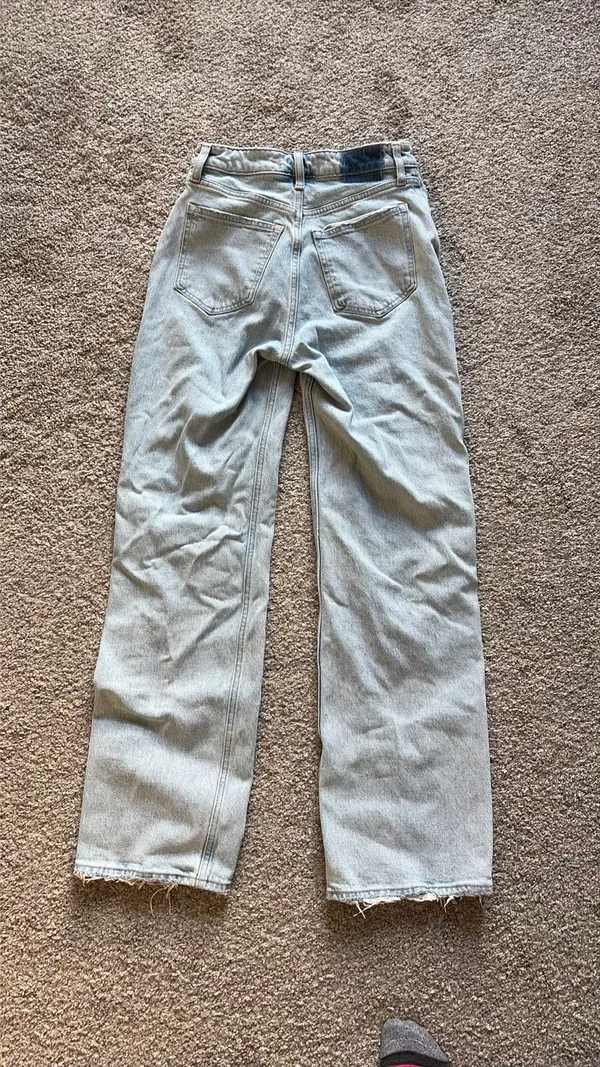 Abercrombie High-Rise 90s Jeans - Image 3