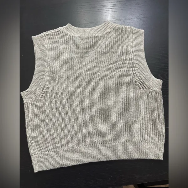 Grey sweater vest -Original by ashley 26 international - Image 5