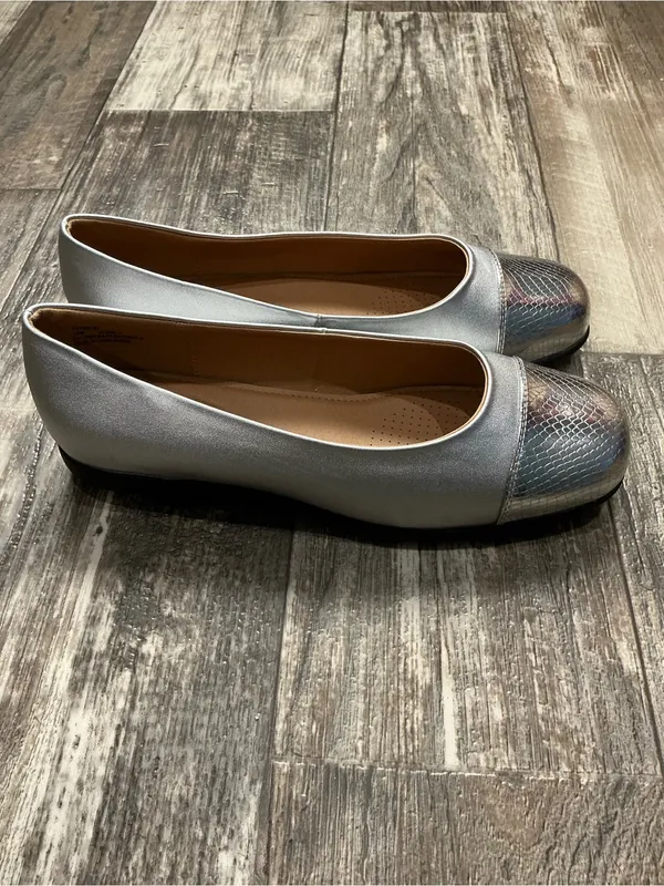 Comfortview Silver Ballet Flat with Silver Metallic Toe Size 10 Wide - Image 6