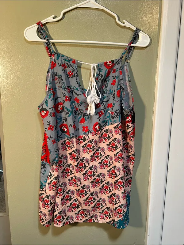 Womens Sz Medium Tank Top Keyhole Tassel Tie Blue Gray Red Pink Floral Geometric - Image 2
