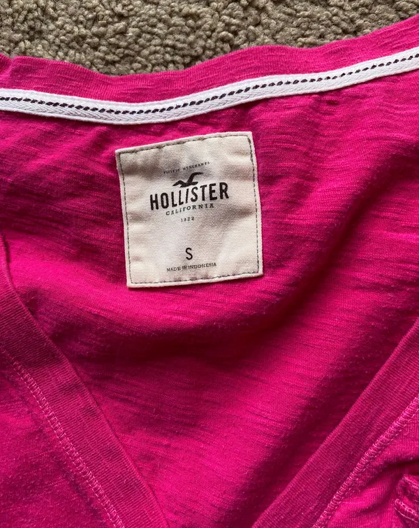 Hollister Pink V-neck Pocket Top - Image 7