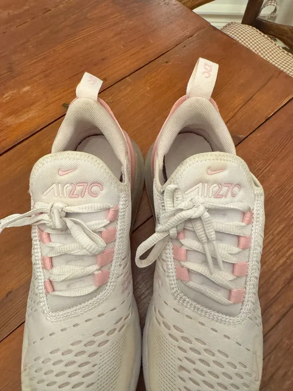 Nike Air 270 Shoes Pink and White - Image 2