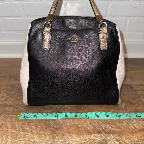 Coach Minetta Snakeskin-Patterned Black and Cream Crossbody Bag - Image 14