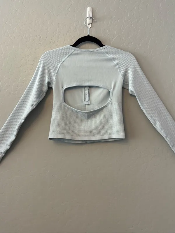 Free People movement bail out long sleeve top in artic snow light blue med/large - Image 11
