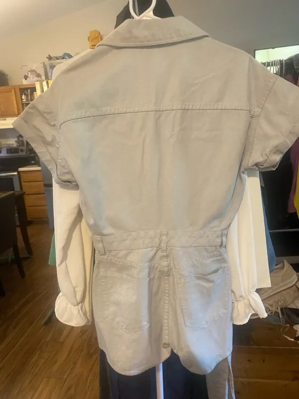Shimmery Light Gray Short Sleeve Zara romper - Image 7